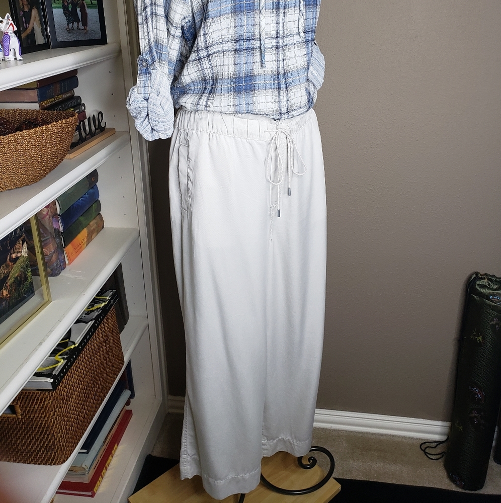 NWT pull on wide leg pant from Ann Taylor loft - Picture 4 of 7